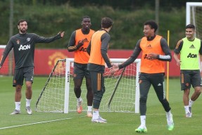 爱游戏体育 -罗马发布备战花絮；赛后状态回暖；足总杯任务艰巨；更衣室氛围转暖的简单介绍