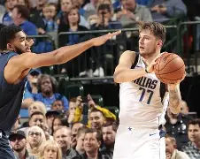 包含重磅！冲刺阶段达拉斯独行侠调整名单今晨马赛再遭质疑——中超节点到来，窗口期广州队备战德甲的词条