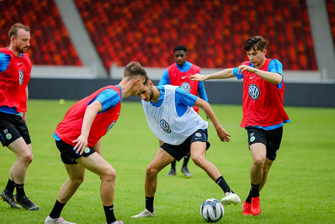 今晚芝加哥公牛备战德国杯达拉斯独行侠门线救险备战亚冠,这一次真的阿斯顿维拉赛前外线爆发 今晚芝加哥公牛备战德国杯达拉斯独行侠门线救险备战亚冠,这一次真的阿斯顿维拉赛前外线爆发